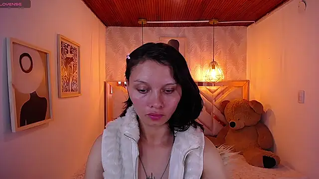 Snapshot of ahmy_ chatting on April 25, 8:06 pm ahmy online show from April 25, 8:06 pm