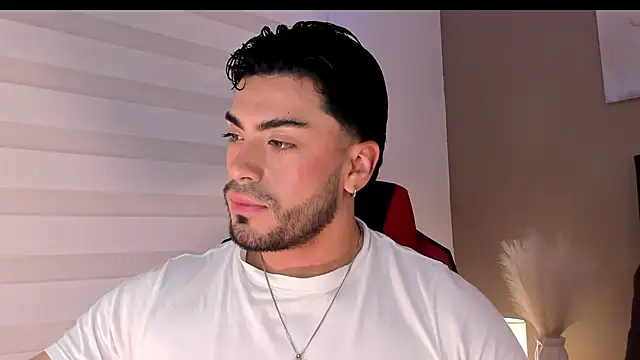Snapshot of Alexander_Diazz chatting on April 16, 1:12 pm Alexander Diazz online show from April 16, 1:12 pm