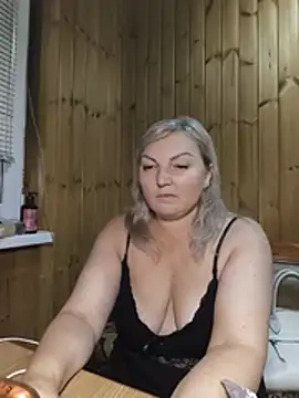 Snapshot of White-Chocolatte chatting on June 5, 7:41 pm White-Chocolatte online show from June 5, 7:41 pm