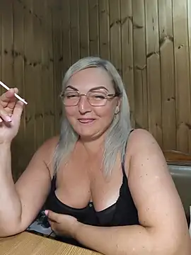 Snapshot of White-Chocolatte chatting on June 17, 5:03 pm White-Chocolatte online show from June 17, 5:03 pm