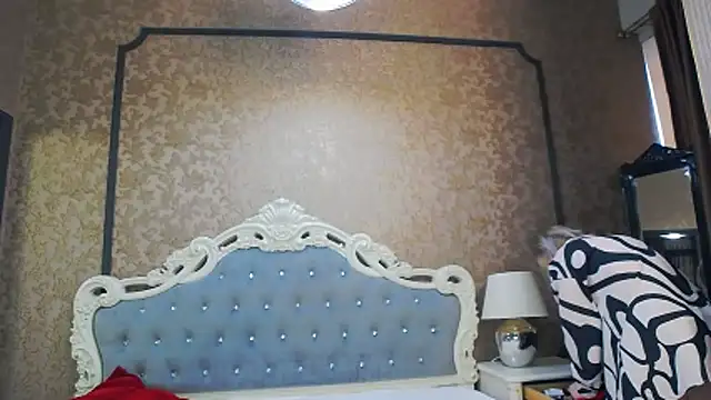 Ivy Quin online show from June 5, 4:30 am