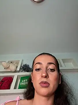 Snapshot of KarolDolly05 chatting on July 3, 1:28 pm KarolDolly05 online show from July 3, 1:28 pm