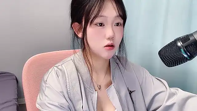 Lilababy00 online show from April 22, 11:56 am