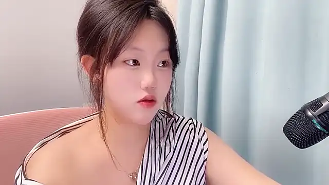 Lilababy00 online show from April 25, 1:41 pm