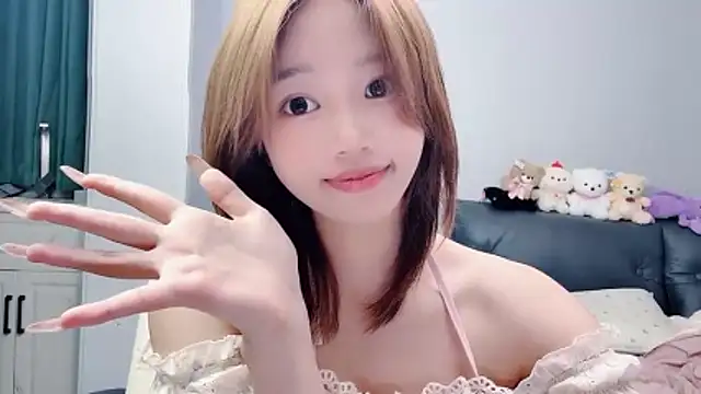Snapshot of Lilababy00 chatting on June 3, 2:33 pm Lilababy00 online show from June 3, 2:33 pm