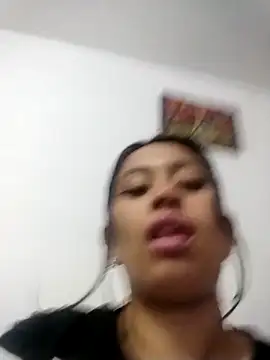 Snapshot of brithany_blaze chatting on April 8, 3:01 pm brithany blaze online show from April 8, 3:01 pm