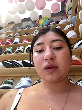 Snapshot of mariana-0306 chatting on May 24, 4:23 pm mariana-0306 online show from May 24, 4:23 pm