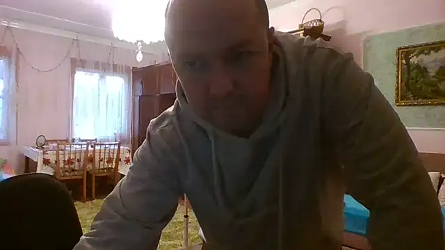 Snapshot of Luceriusbigass chatting on February 3, 3:27 pm Luceriusbigass online show from February 3, 3:27 pm