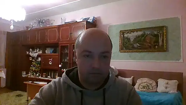 Snapshot of Luceriusbigass chatting on February 9, 4:50 pm Luceriusbigass online show from February 9, 4:50 pm