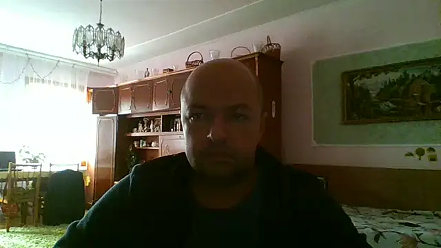 Snapshot of Luceriusbigass chatting on November 9, 8:56 am Luceriusbigass online show from November 9, 8:56 am