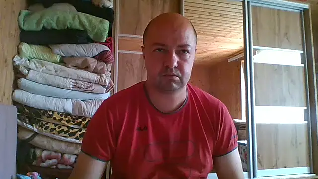 Snapshot of Luceriusbigass chatting on July 19, 9:24 am Luceriusbigass online show from July 19, 9:24 am