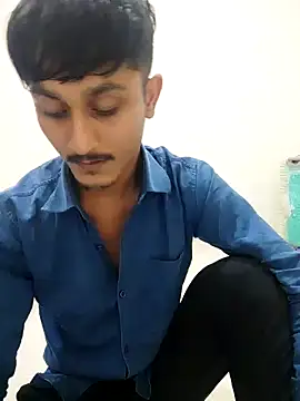 ROMEO JULIET0022 online show from April 16, 6:30 pm