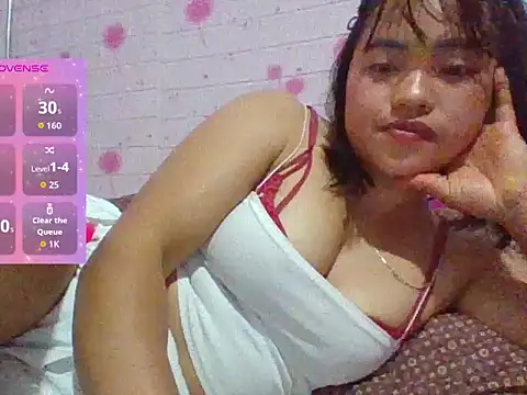 Snapshot of -Pumidy- chatting on May 8, 2:00 pm -Pumidy- online show from May 8, 2:00 pm
