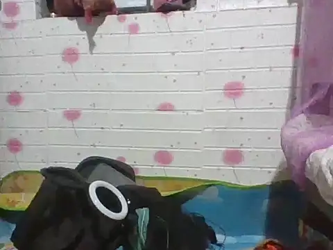 Snapshot of -Pumidy- chatting on May 13, 2:58 pm -Pumidy- online show from May 13, 2:58 pm