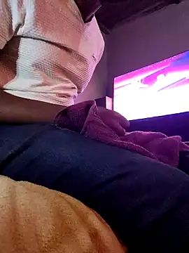 Snapshot of Ysae37 chatting on April 15, 10:22 am Ysae37 online show from April 15, 10:22 am