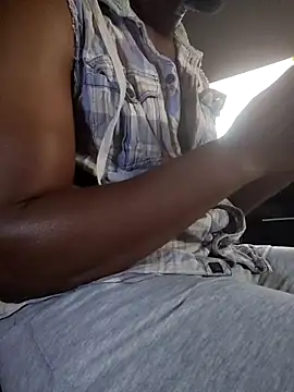 Snapshot of Ysae37 chatting on April 16, 2:40 pm Ysae37 online show from April 16, 2:40 pm