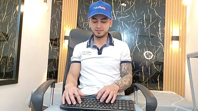Snapshot of PowerLustX chatting on July 6, 3:47 am PowerLustX online show from July 6, 3:47 am