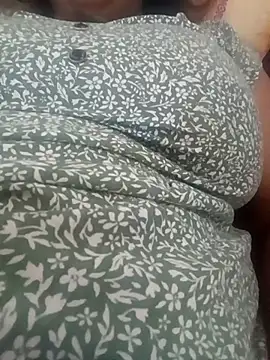 Snapshot of honey-SL chatting on April 15, 4:52 am honey-SL online show from April 15, 4:52 am