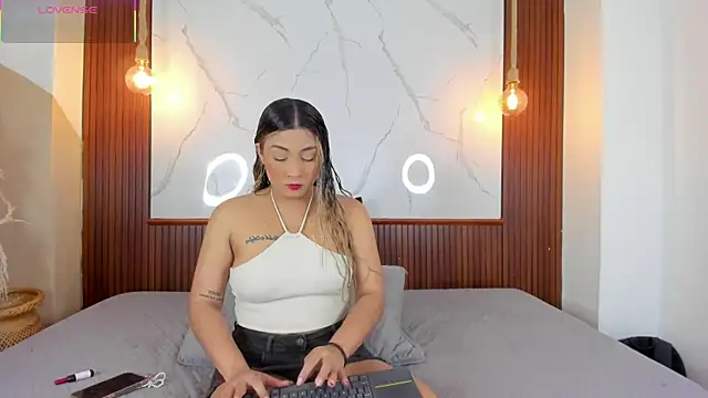 Eroticxcouple online show from May 2, 4:23 pm