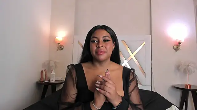 NatashaLuxy online show from June 3, 8:25 pm
