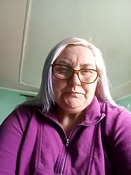 Snapshot of AureliaSky598 chatting on April 20, 9:23 am AureliaSky598 online show from April 20, 9:23 am