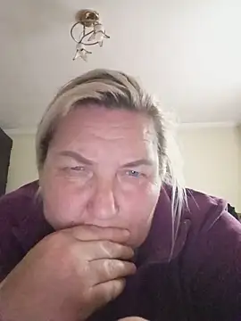 Snapshot of AureliaSky598 chatting on June 3, 4:56 pm AureliaSky598 online show from June 3, 4:56 pm