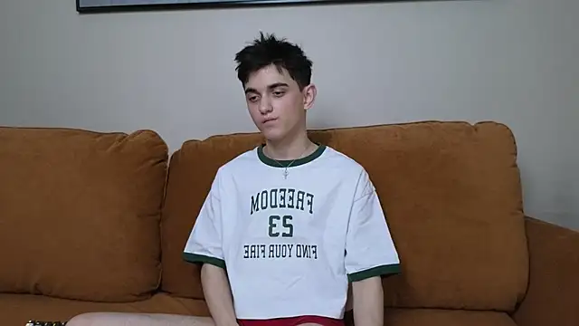 Snapshot of alexander_18_xxl chatting on June 21, 9:34 am alexander 18 xxl online show from June 21, 9:34 am