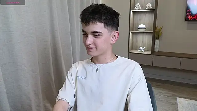 Snapshot of alexander_18_xxl chatting on July 14, 2:23 pm alexander 18 xxl online show from July 14, 2:23 pm