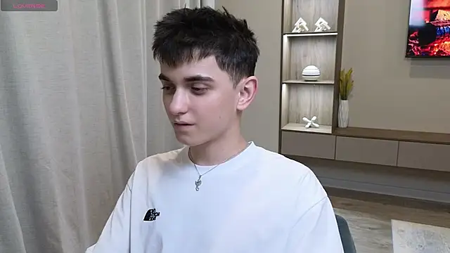 Snapshot of alexander_18_xxl chatting on July 25, 12:47 pm alexander 18 xxl online show from July 25, 12:47 pm