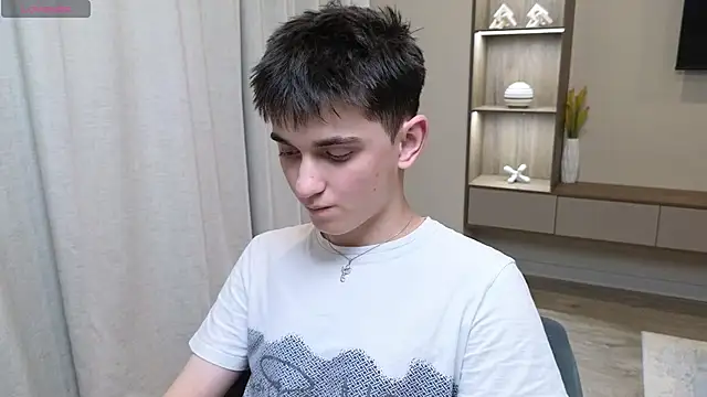 Snapshot of alexander_18_xxl chatting on July 29, 7:01 pm alexander 18 xxl online show from July 29, 7:01 pm