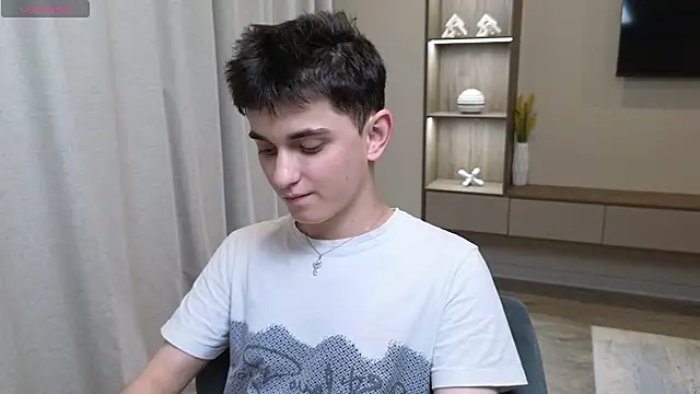 Snapshot of alexander_18_xxl chatting on July 31, 5:34 pm alexander 18 xxl online show from July 31, 5:34 pm