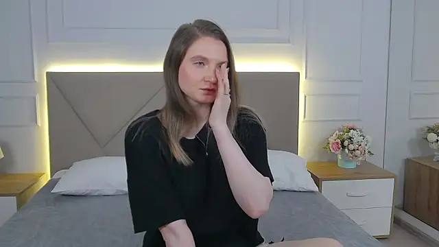 ArianaMilss online show from April 20, 11:02 am