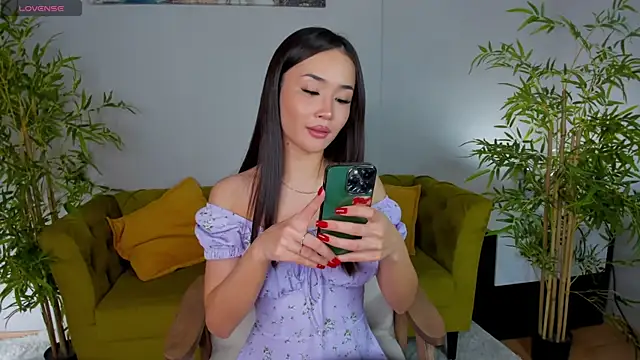Snapshot of Riddle_Lay chatting on May 26, 9:27 am Riddle Lay online show from May 26, 9:27 am