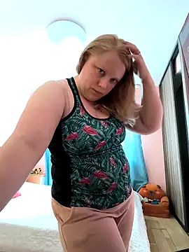 wildaurax online show from April 30, 6:53 am