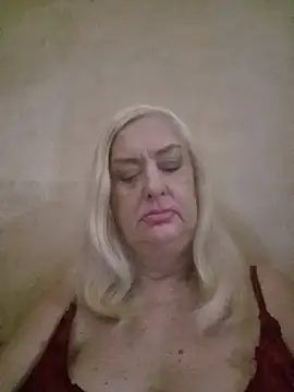 Snapshot of Julia20X chatting on July 8, 1:15 pm Julia20X online show from July 8, 1:15 pm
