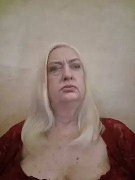 Snapshot of Julia20X chatting on July 12, 8:38 am Julia20X online show from July 12, 8:38 am