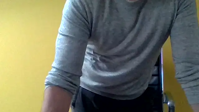 Snapshot of jjjust_curiousss chatting on April 10, 5:17 pm jjjust curiousss online show from April 10, 5:17 pm