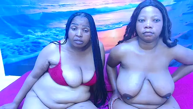 Snapshot of GoldenLuxeLady chatting on June 2, 12:45 am GoldenLuxeLady online show from June 2, 12:45 am