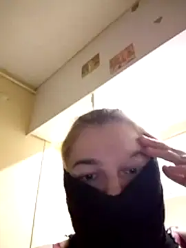 Snapshot of cansu27 chatting on April 14, 8:48 pm cansu27 online show from April 14, 8:48 pm