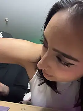 hotlatinocouple   online show from June 3, 12:02 am