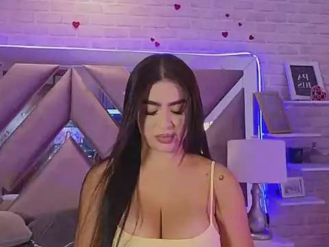 sharonlewy  online show from June 11, 4:38 pm