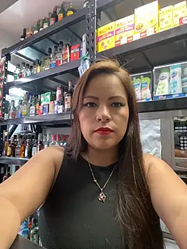 Snapshot of MIA_ROSSEEE chatting on July 8, 7:51 pm MIA ROSSEEE online show from July 8, 7:51 pm