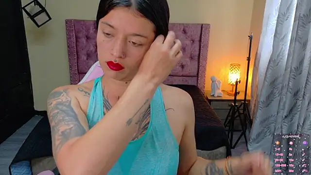Snapshot of Lucia_evans21 chatting on April 27, 7:45 pm Lucia evans21 online show from April 27, 7:45 pm