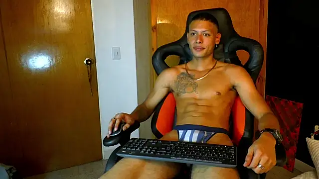 Snapshot of nicolas_valmont chatting on July 28, 8:52 pm nicolas valmont online show from July 28, 8:52 pm