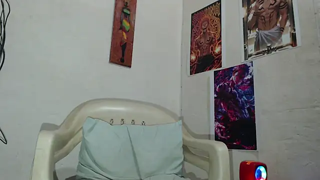 Snapshot of nicolas_valmont chatting on August 1, 2:22 am nicolas valmont online show from August 1, 2:22 am