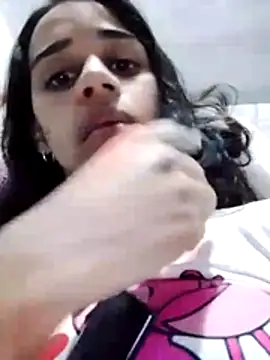 Snapshot of KarlaCherry20 chatting on July 19, 11:52 pm KarlaCherry20 online show from July 19, 11:52 pm