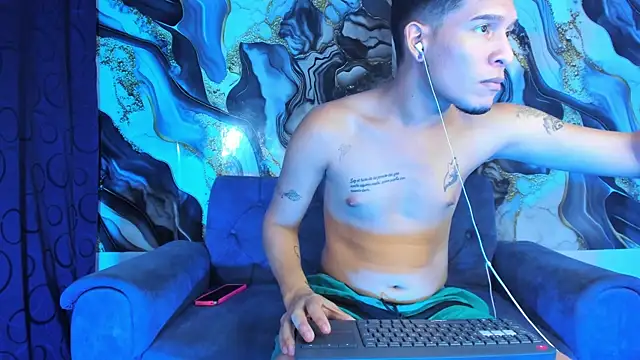 Mateo and Jose online show from May 15, 4:08 am