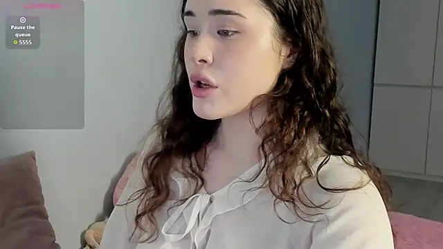 ChloeBlisss online show from April 21, 3:35 am