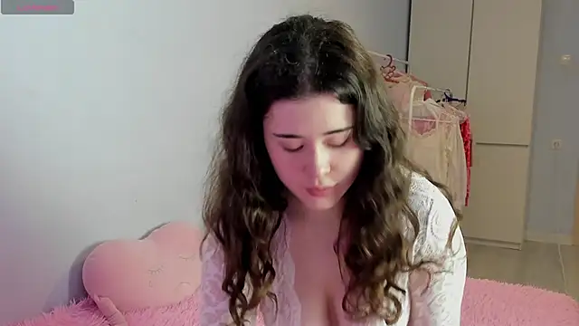 ChloeBlisss online show from May 13, 3:15 am