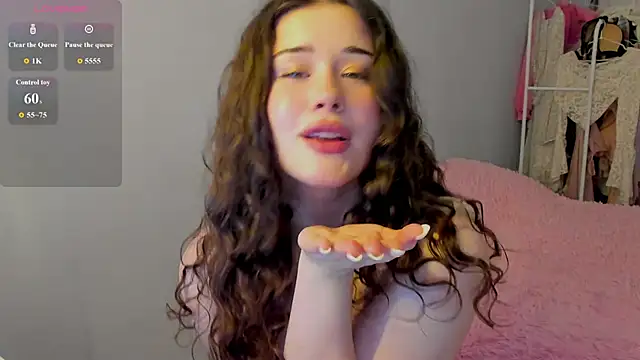 ChloeBlisss online show from June 20, 5:43 am